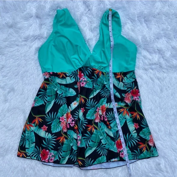 2 Piece Swimsuit With Swim Shorts - Picture 12 of 13